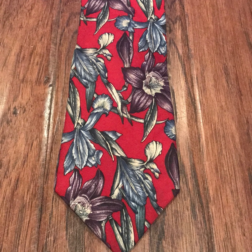 The Man’s Shop Lord & Taylor Red Floral Tie